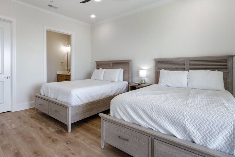 “Palmetto” bedroom — two queens