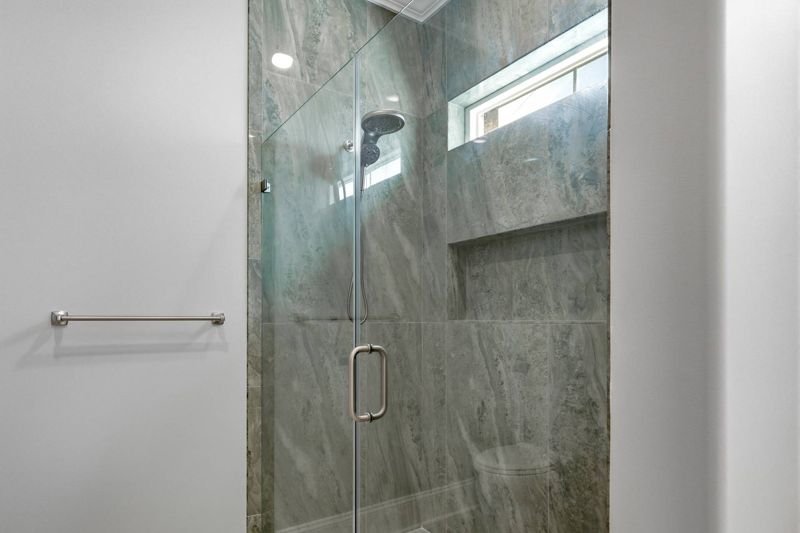 “Palmetto” walk-in shower