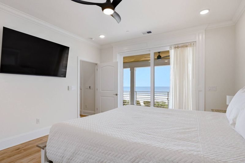 “Ocean Mist” bedroom — ocean views