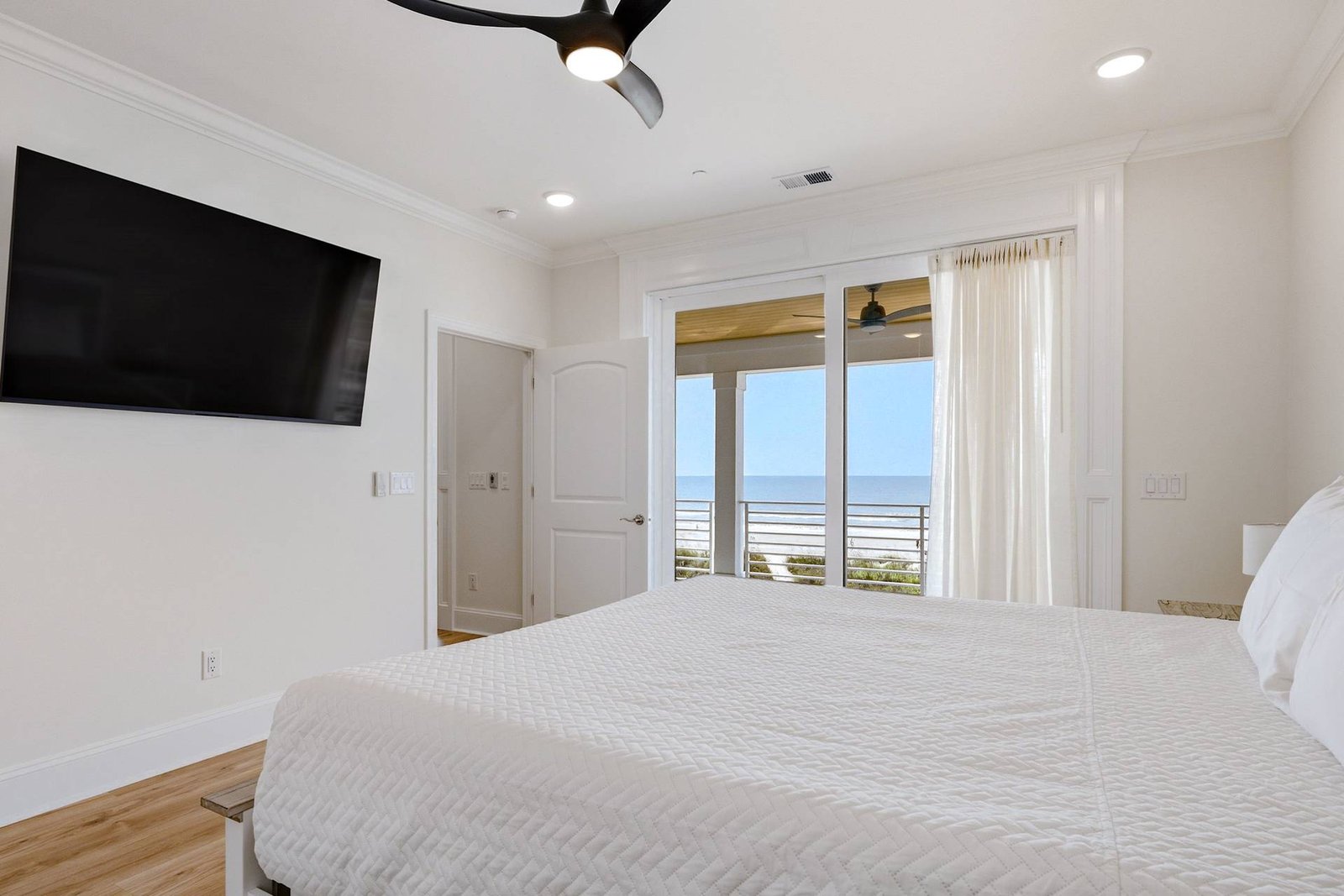 “Ocean Mist” bedroom — ocean views