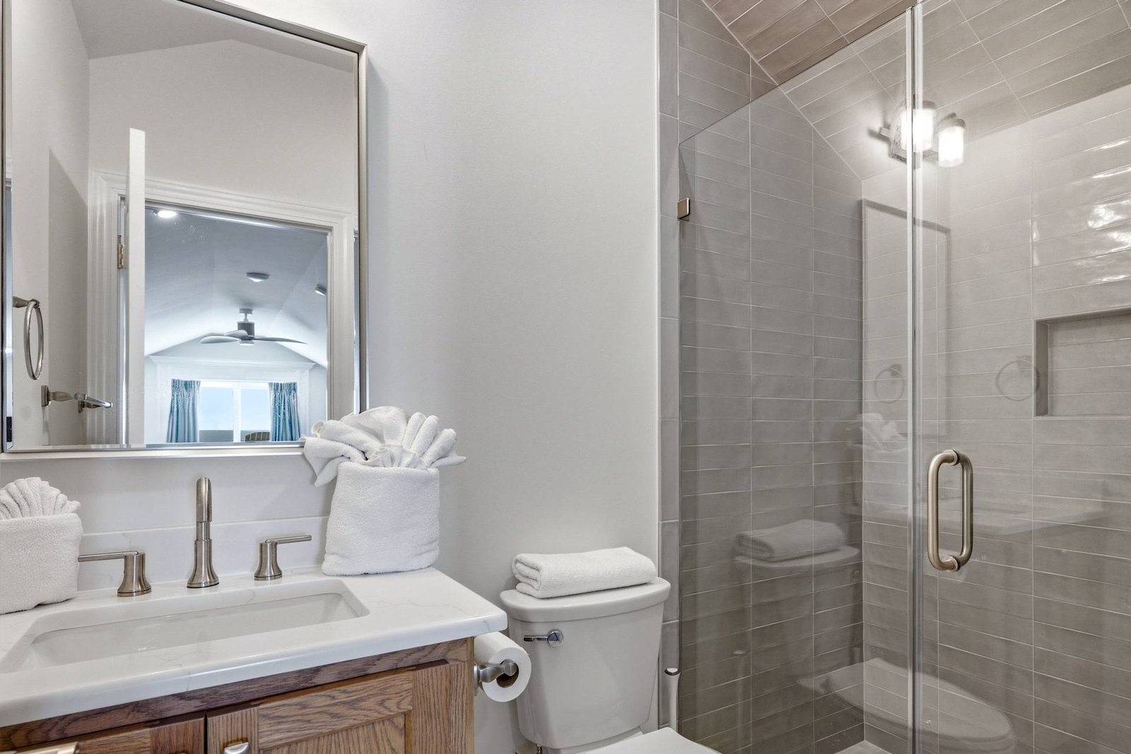 “High Tide” bathroom